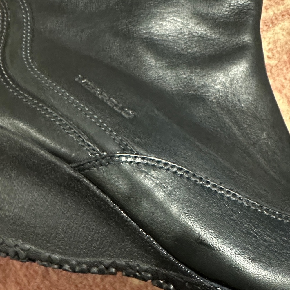 Merrell Larkspur Black Leather Wedge Boots - Picture 8 of 8